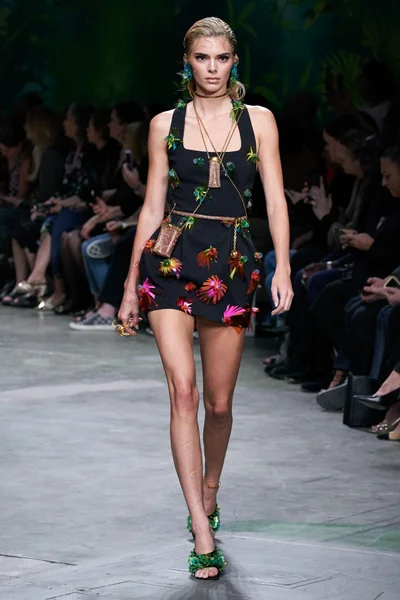 Look 57